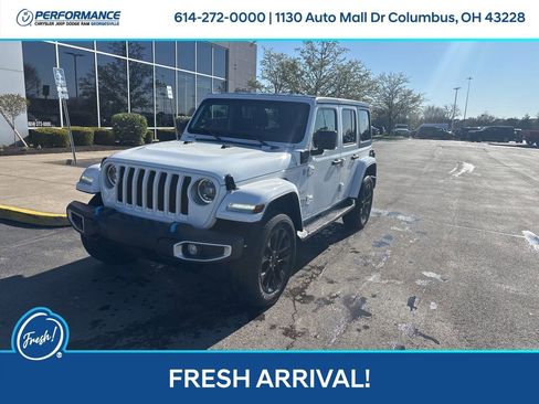 Used 2023 Jeep Wrangler Unlimited Sahara w/ Cold Weather Group image 8