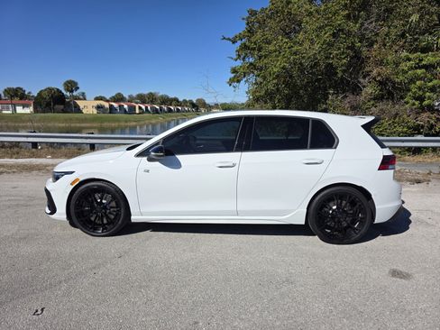 Used 2025 Volkswagen Golf R Black Edition image 7
