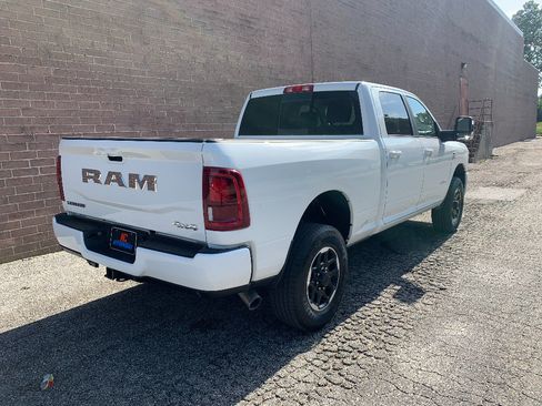 Used 2026 RAM 2500 Laramie AWD/4WD image 6