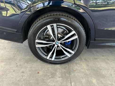 Used 2022 BMW X7 xDrive40i w/ M Sport Package AWD/4WD image 23