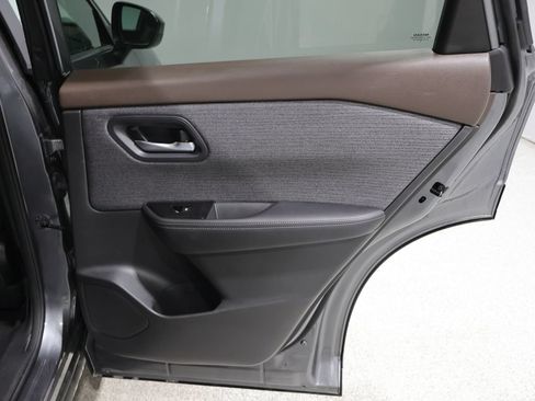 Used 2023 Nissan Rogue SV AWD/4WD image 21