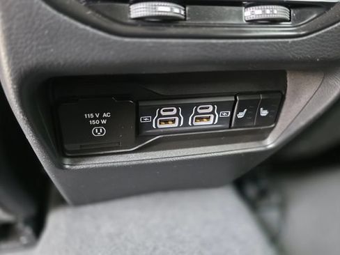 Used 2023 Jeep Grand Cherokee Limited w/ Black Appearance Package AWD/4WD image 18