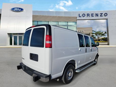 Used 2025 Chevrolet Express 2500 w/ Driver Convenience Package RWD image 5