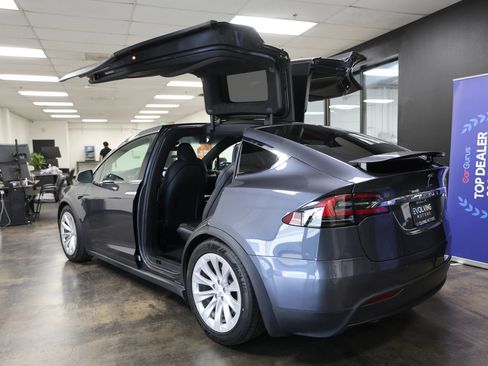 Used 2020 Tesla Model X Long Range AWD/4WD image 13