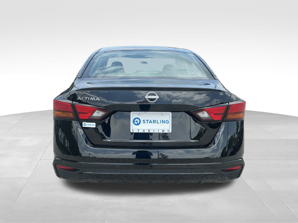 Used 2024 Nissan Altima 2.5 S FWD image 9