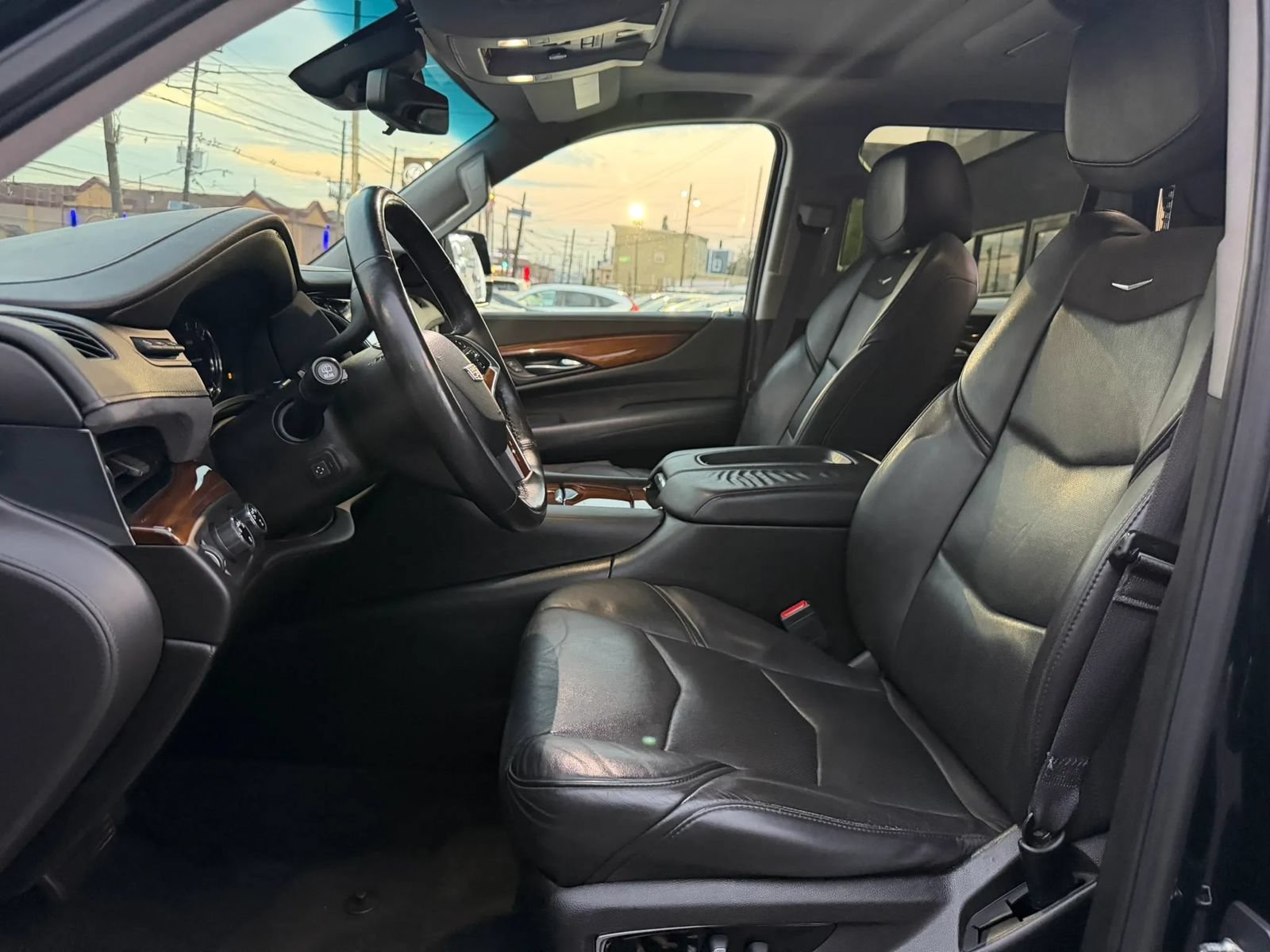 Used 2017 Cadillac Escalade Premium Luxury AWD/4WD image 5