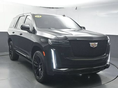 Used 2024 Cadillac Escalade Sport Platinum w/ Heavy-Duty Trailer Package AWD/4WD image 2