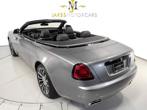 Used 2019 Rolls-Royce Dawn RWD image 8