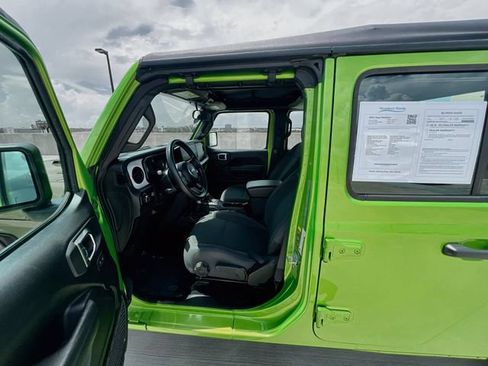 Used 2025 Jeep Gladiator Sport AWD/4WD image 10