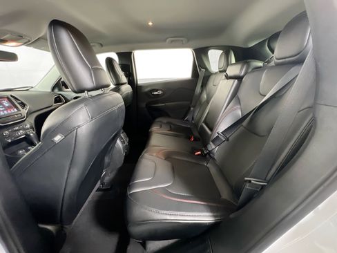 Used 2022 Jeep Cherokee Trailhawk w/ Trailer Tow Group image 23