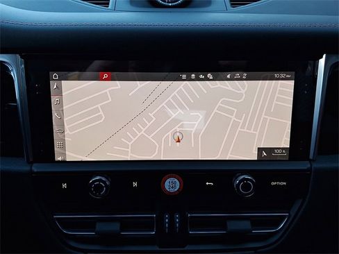 New 2025 Porsche Macan image 18