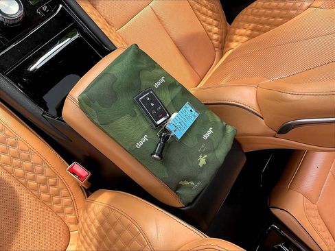 Used 2021 Jeep Grand Cherokee L Summit w/ Advanced Protech Group IV AWD/4WD image 36