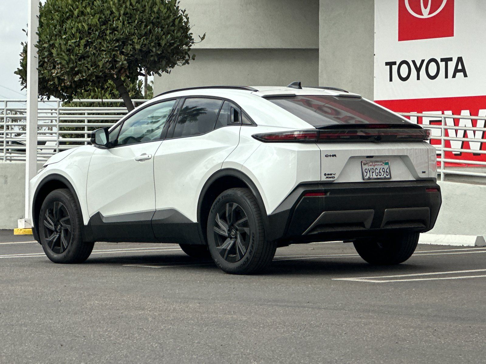Used 2026 Toyota C-HR AWD/4WD image 3