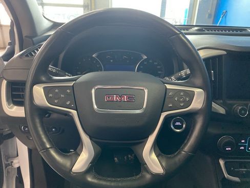 Used 2024 GMC Terrain SLT image 6