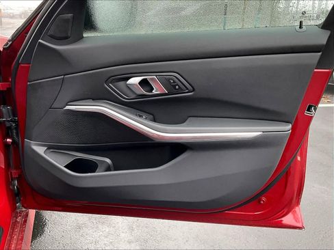 Used 2026 BMW 330i Sedan w/ M Sport Package image 25