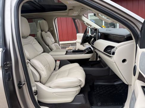 Used 2020 Lincoln Navigator L Reserve w/ Luxury Package AWD/4WD image 25