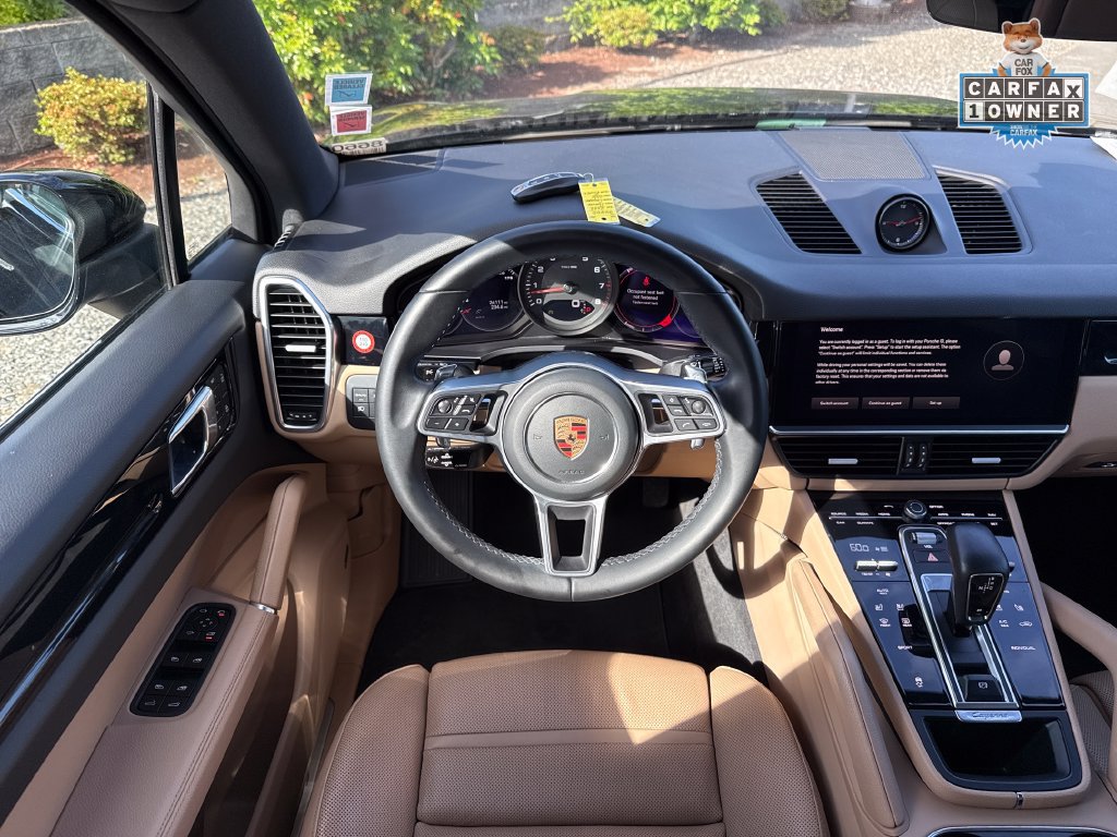 Used 2023 Porsche Cayenne w/ Premium Package AWD/4WD image 16