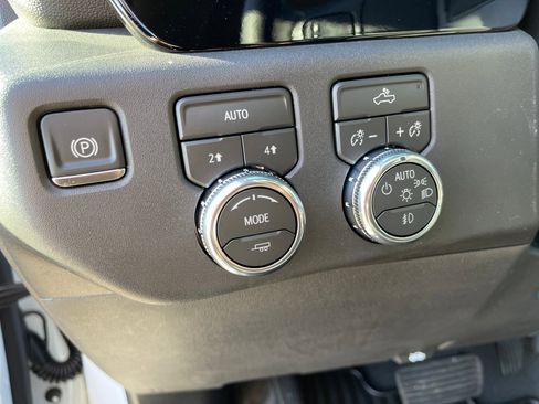 New 2026 GMC Sierra 1500 Elevation image 10