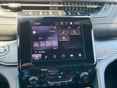 Used 2024 Jeep Grand Cherokee Altitude AWD/4WD image 31