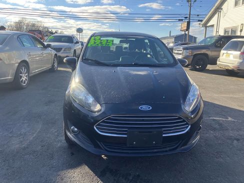 Used 2019 Ford Fiesta SE w/ Equipment Group 201A image 3