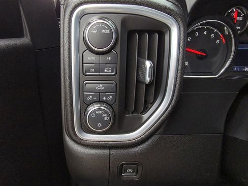 Used 2021 Chevrolet Silverado 1500 LT image 12