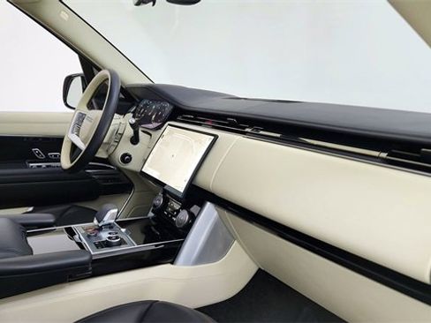 Used 2023 Land Rover Range Rover Long Wheelbase Autobiography image 19
