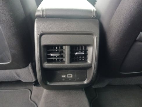 Used 2024 Cadillac XT4 Premium Luxury image 22