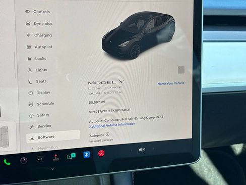 Used 2022 Tesla Model Y Long Range image 21