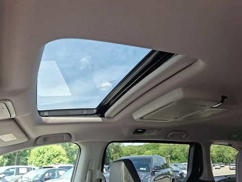 Used 2023 Honda Odyssey Touring image 17
