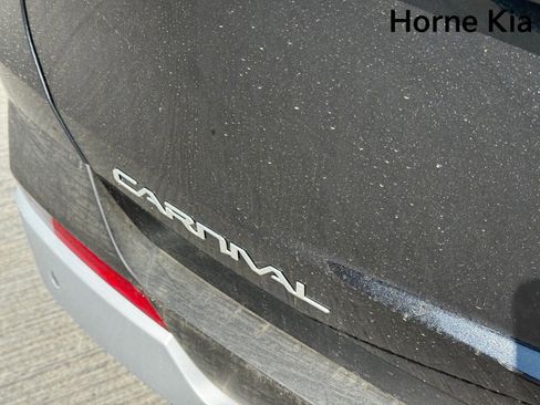 New 2026 Kia Carnival EX image 9