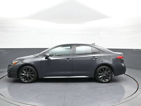 Certified 2025 Toyota Corolla SE FWD image 9