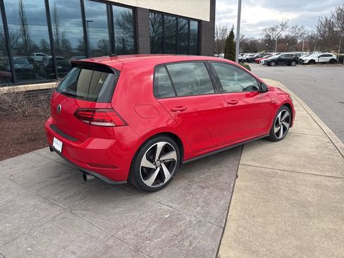 Used 2018 Volkswagen GTI SE image 3