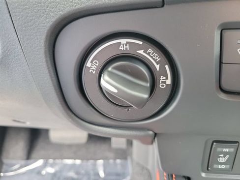 New 2026 Nissan Frontier PRO-4X w/ Tow Package AWD/4WD image 30