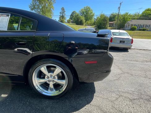 Used 2011 Dodge Charger R/T RWD image 5