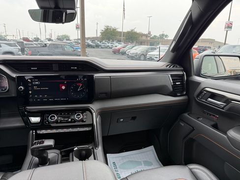 Used 2023 GMC Sierra 1500 AT4 w/ AT4 Premium Package AWD/4WD image 16