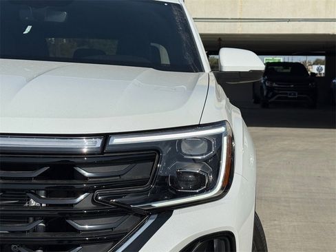 New 2026 Volkswagen Atlas Cross Sport SE image 3