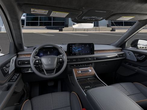 New 2025 Lincoln Aviator Black Label w/ Jet Appearance Package AWD/4WD image 9