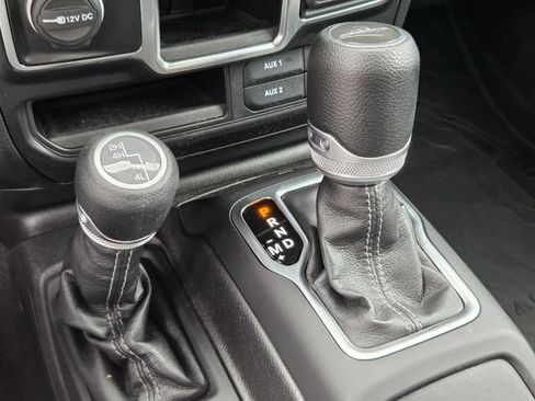 Used 2024 Jeep Gladiator Sport AWD/4WD image 13