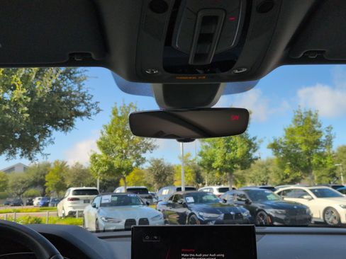 Used 2021 Audi Q5 e Premium Plus w/ Premium Plus Package image 29