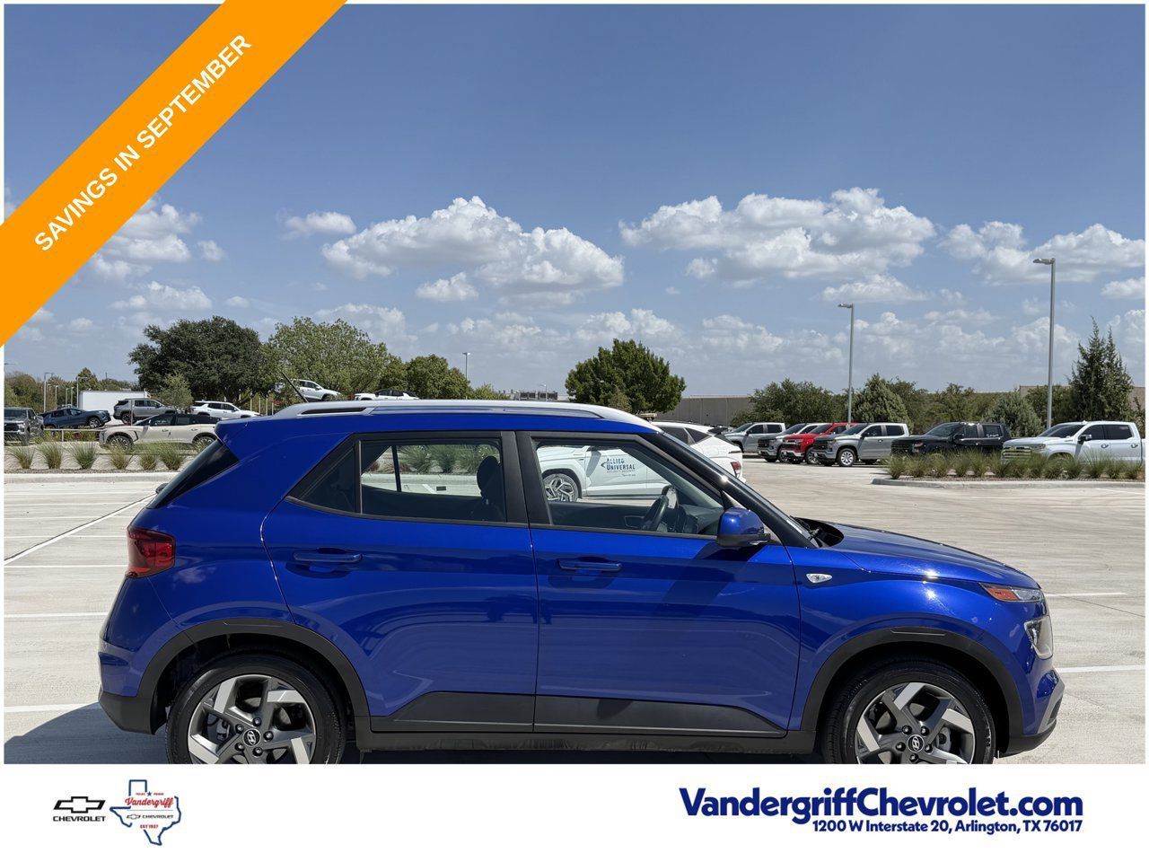 Used 2025 Hyundai Venue SEL FWD image 3