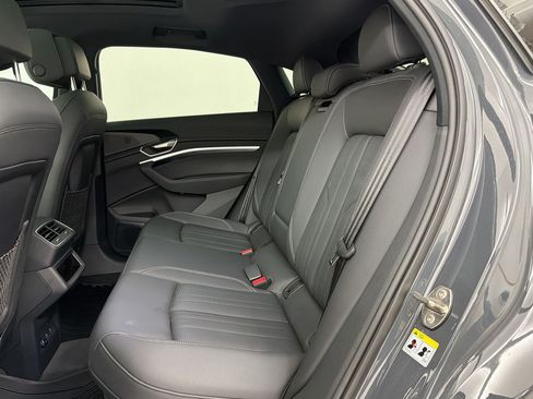 Certified 2024 Audi Q8 e-tron Premium Plus w/ Premium Plus Package AWD/4WD image 22