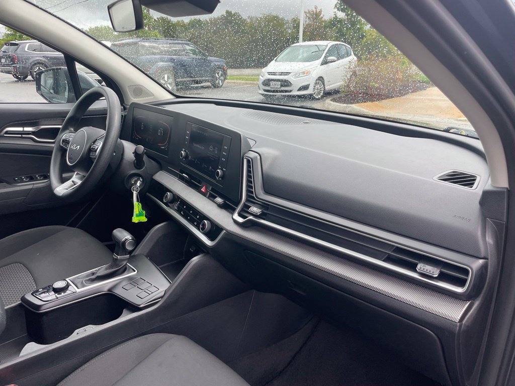 Used 2023 Kia Sportage LX FWD image 28