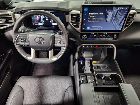 Used 2025 Toyota Tundra Limited AWD/4WD image 49