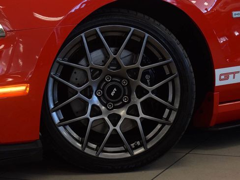 Used 2011 Ford Mustang Shelby GT500 RWD image 30