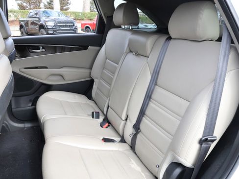 Used 2020 Kia Sorento EX image 35