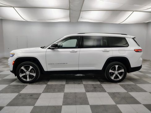 Used 2023 Jeep Grand Cherokee L Limited AWD/4WD image 8