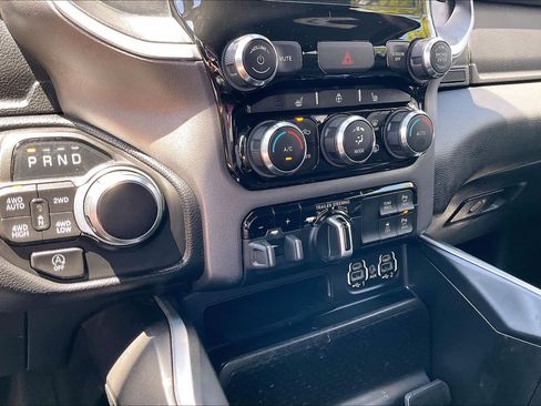 Used 2022 RAM 1500 Big Horn AWD/4WD image 60