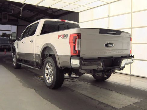 Used 2019 Ford F250 Lariat w/ Lariat Ultimate Package AWD/4WD image 4