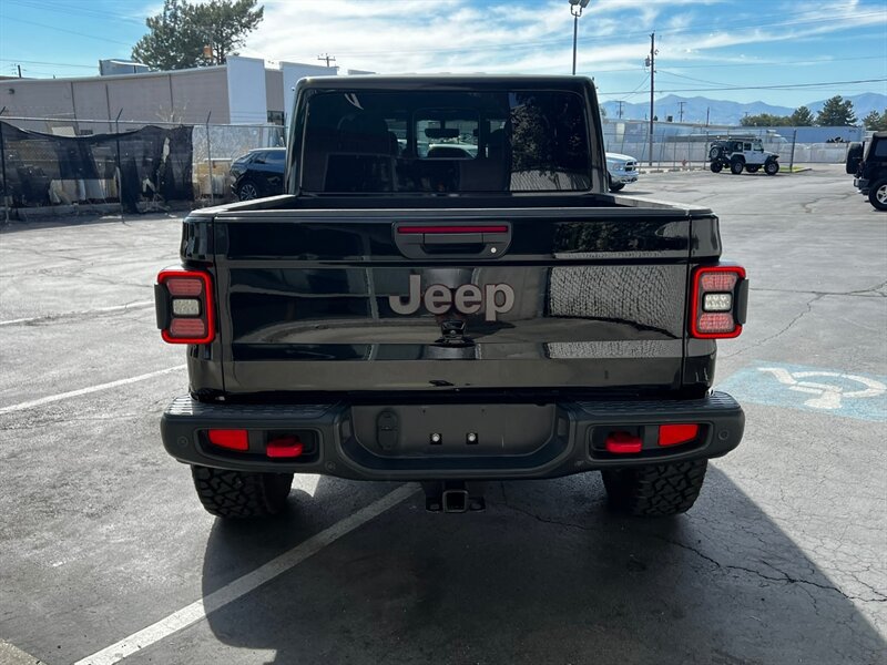Used 2021 Jeep Gladiator Rubicon AWD/4WD image 6