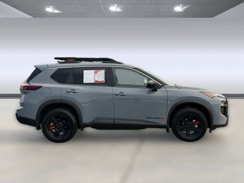 Certified 2025 Nissan Rogue SV AWD/4WD image 8